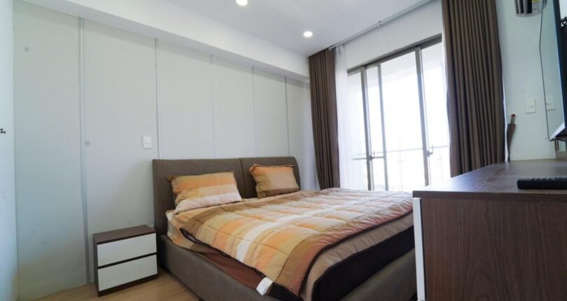 phong ngu nho trong can ho 810x430 - Giá cho thuê căn hộ 2 phòng ngủ Block C Chung cư Hưng Phúc Happy Residence Quận 7 T6/2024