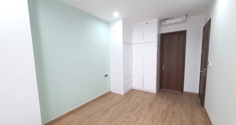 phong ngu nho trong can ho ban 810x430 - Giá mua bán căn hộ 2 phòng ngủ số 05 Block D Chung cư Midtown m7 Quận 7 T6/2024