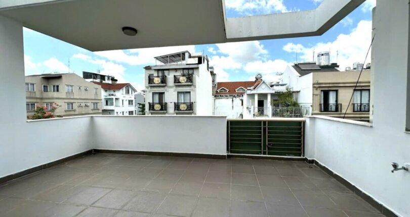 san thuong nha ban 810x430 - Giá mua bán nhà phố nguyên căn số 62 Nội khu Hưng Gia 3 Quận 7 T6/2024