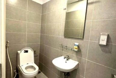 toilet-phong-giup-viec