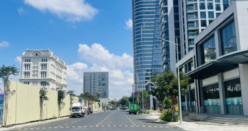 vi tri nha ban toa lac tren duong d bac quan 7 810x430 - Giá mua bán tòa nhà nguyên căn đường D-Bắc Khu phố L'arcade Quận 7 T7/2024