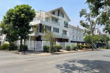 vi-tri-nha-biet-thu-cho-thue-toa-lac-tren-duong-pham-thai-buong-quan-7