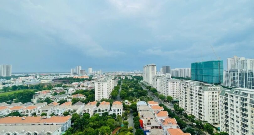 view ban cong can ho ban 1 810x430 - Giá mua bán căn hộ 2 phòng ngủ Chung cư Midtown m7 Quận 7 T6/2024