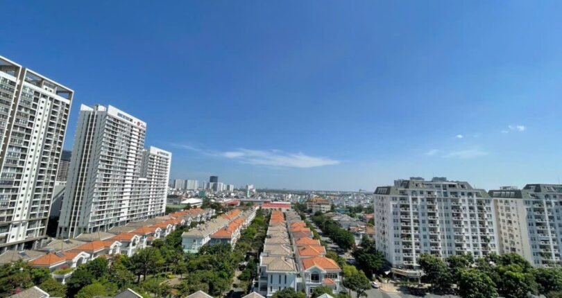 view ban cong can ho ban 810x430 - Giá mua bán Penthouse 4 phòng ngủ Chung cư Cảnh Viên 2 Quận 7 T6/2024
