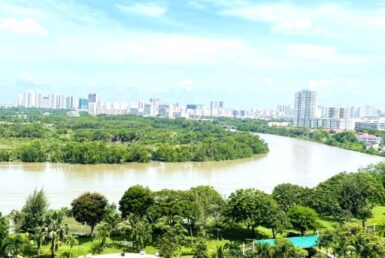 view nhin tu phong khach can ho ban 385x258 - Bán gấp căn hộ 3 phòng ngủ view sông block C lầu cao chung cư Riverside Residence