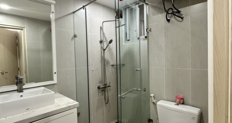 wc can ho cho thue 810x430 - Cho thuê căn hộ chung cư Scenic Valley 1, 02pn, giá 18tr/tháng, view Đông Nam, thoáng.