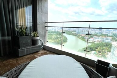 ban-cong-phong-khach-can-ho-ban