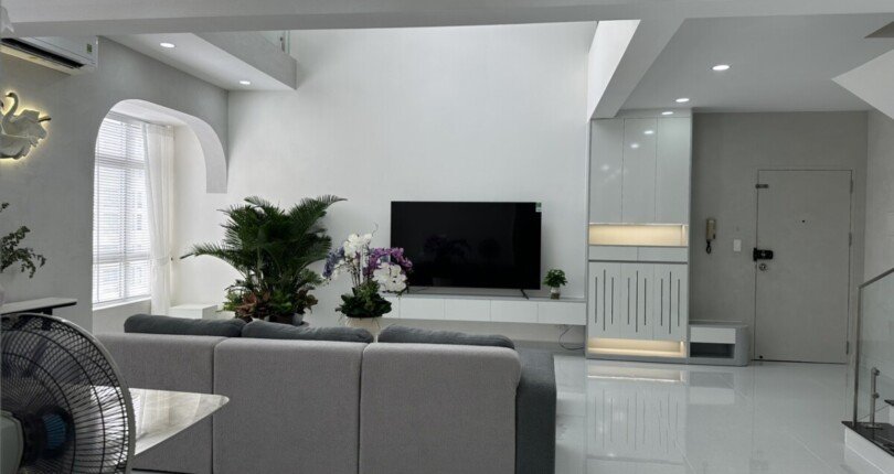 ban penthouse sky garden 1 10 810x430 - Bán Penthouse Sky Garden 1. Tổng diện tích 257m2- Rộng Rãi 4 Phòng Ngủ- 4wc- Nội thất mới như hình. Giá bán 10.7 Tỷ