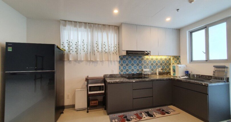 bep can ho ban 12 810x430 - Bán căn hộ 80m2, chung cư Scenic Valley 2, nội thất đầy đủ, giá 5.150 tỷ, nhà đang trống , xem nhà dễ.