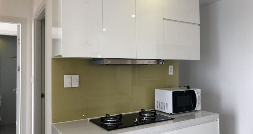 bep can ho ban 8 810x430 - Bán căn hộ chung cư Scenic Valley 1, 02pn, giá 4.750 tỷ, view Đông Nam, thoáng, mát.