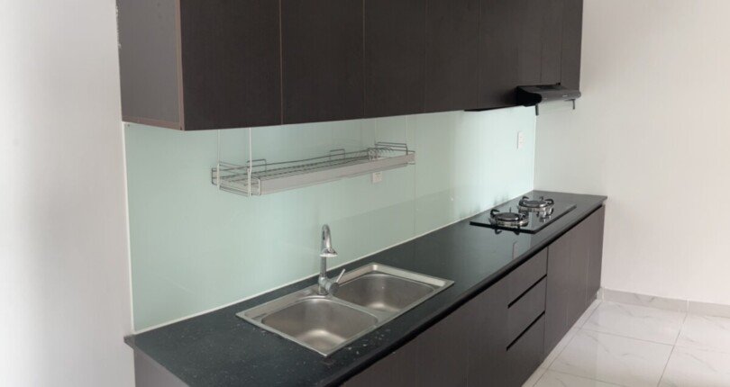 bep can ho can cho thue 1 810x430 - Cho thuê căn hộ chung cư Hưng Phúc, 78m2, giá 19tr/tháng, nội thất mới , xem nhà dễ.