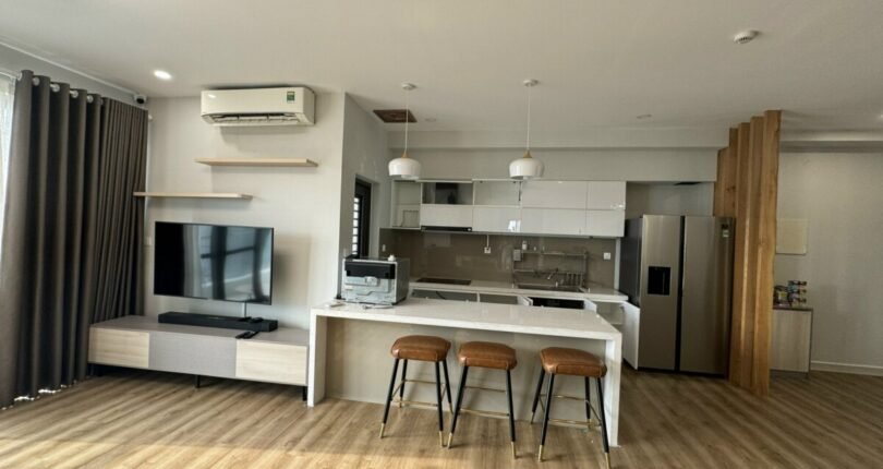 bep rong rai 2 810x430 - Bán gấp căn hộ 3 phòng ngủ số 04 Block C lầu cao, view sông, Chung cư Riverpark Premier Quận 7
