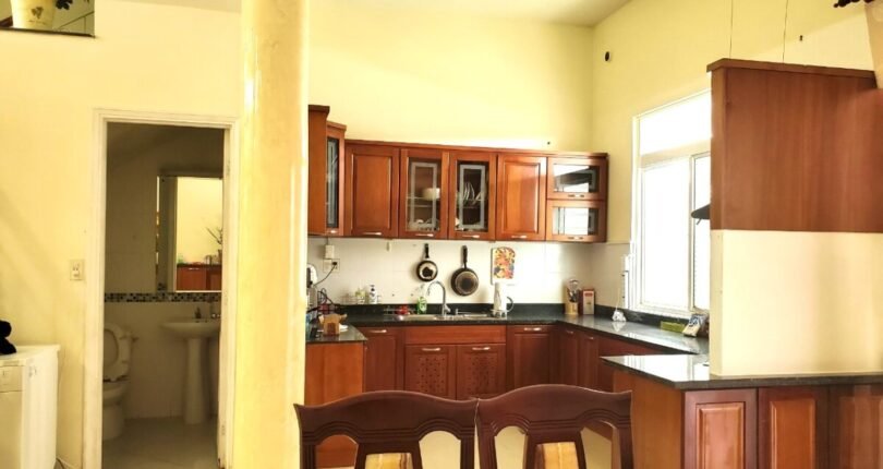 bep rong rai 5 810x430 - Giá cho thuê nhà Biệt thự nguyên căn mặt đường nội khu Mỹ Giang 2a Quận 7 T7/2024