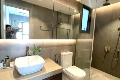 can-ho-co-2-toilet-day-du-thiet-bi