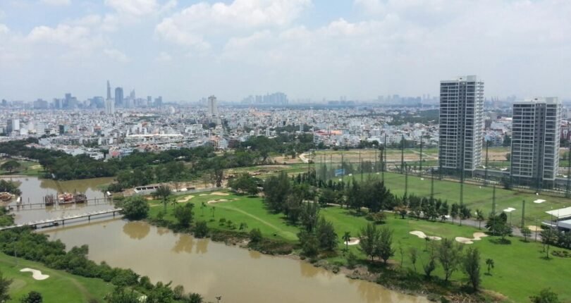 can ho lien ke song 810x430 - Giá mua bán căn hộ 3 phòng ngủ số 04 Block L Chung cư Happy Valley Quận 7 T7/2024