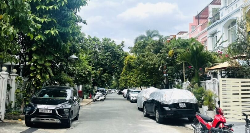 duong noi khu hung thai 1 810x430 - Giá mua bán nhà Biệt thự nguyên căn số 18 khu Hưng Thái 1 Quận 7 T7/2024