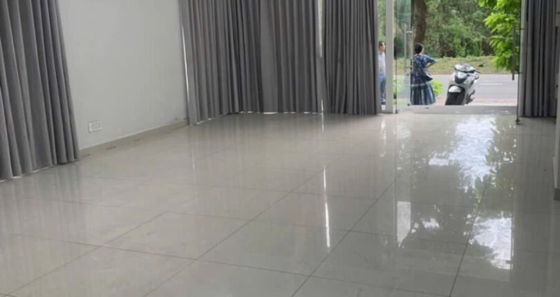 hien trang nha hoan thien co ban phu hop lam van phong 810x430 - Giá mua bán nhà Biệt thự nguyên căn đường Nguyễn Hữu Thọ Khu dân cư Dragon Parc Nhà Bè T7/2024