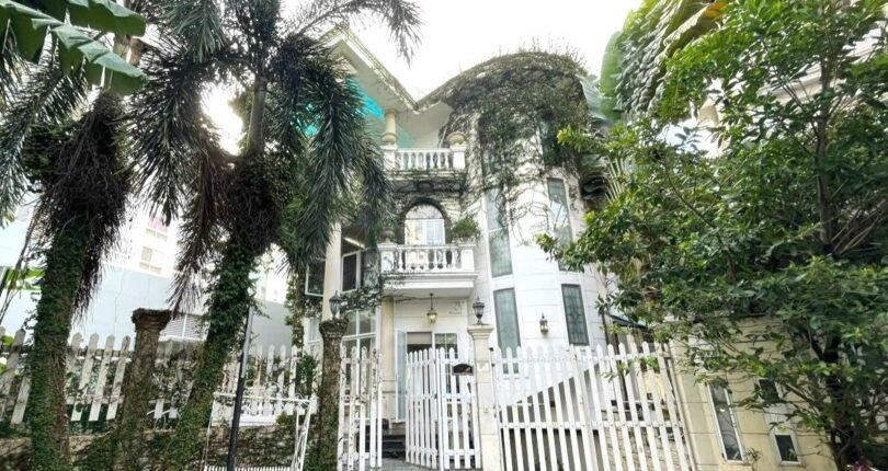 hinh anh cho thue biet thu phu my hung co ho boi t7 2024 810x430 - Cho thuê gấp biệt thự Nam Quang 1 Phú Mỹ Hưng 5pn có hồ bơi, hầm xe