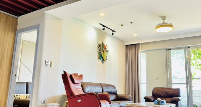 hinh anh phong khach can ho cho thue 6 810x430 - Cho thuê căn hộ chung cư Scenic Valley 1, 133m2, giá 1.800usd/tháng, nội thất cao cấp, xem nhà dễ.