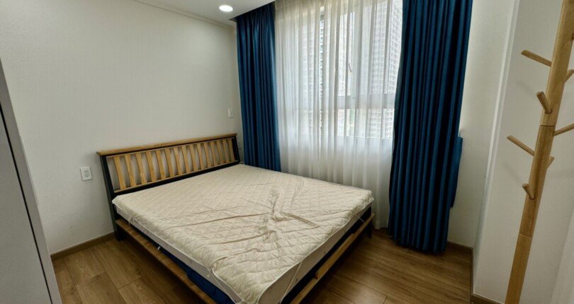 hinh anh phong ngu can cho thue 810x430 - Cho thuê căn hộ chung cư Scenic Valley 2, 02pn, giá 19tr/tháng, nhà đẹp, đầy đủ nội thất.