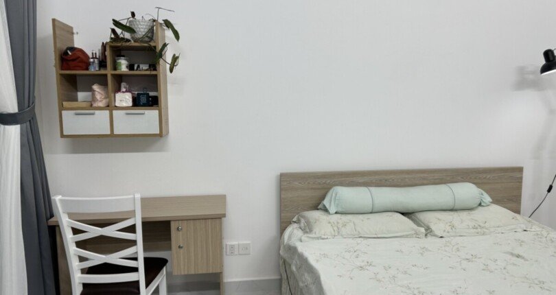 hinh anh phong ngu can ho can ban 2 810x430 - Bán căn hộ chung cư Midtown The Signature, 01pn, giá 4 tỷ, đầy đủ nội thất xem nhà dễ.