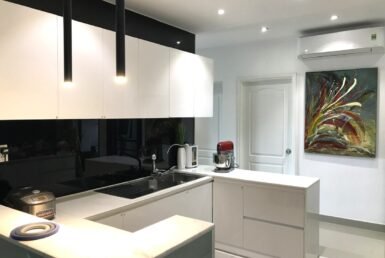 khong-gian-bep-rong-rai