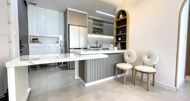 khong gian bep rong rai 2 810x430 - Giá mua bán căn hộ 2 phòng ngủ Block A Chung cư The Antonia Quận 7 T7/2024