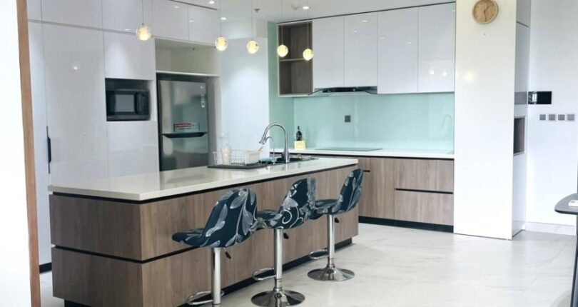khong gian bep rong rai 5 810x430 - Bán gấp căn hộ 3pn Chung cư Midtown m7 view trực diện sông rất đẹp
