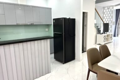 khong-gian-bep-rong-rai