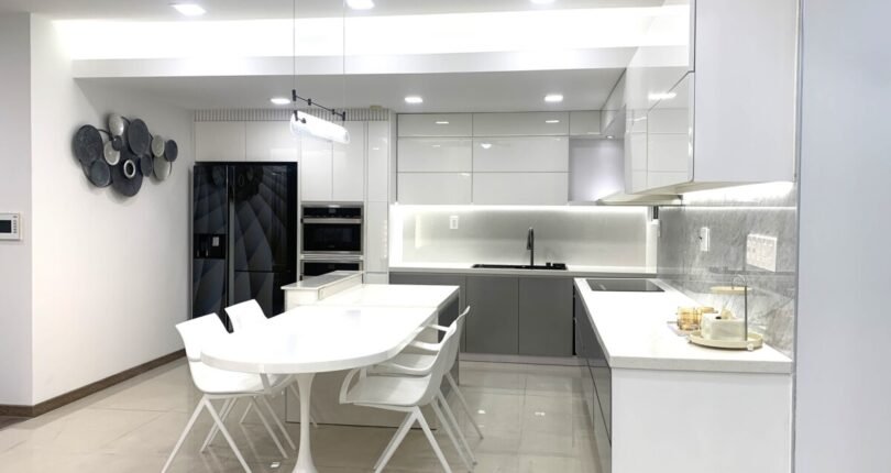 khong gian bep va phong an 3 810x430 - Giá mua bán căn hộ 3pn - 135m2 Chung cư Happy Valley Quận 7 T8/2024