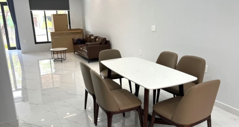 khong gian phong an rong rai 3 810x430 - Giá cho thuê nhà Biệt thự nguyên căn mặt Đường số 21 Khu dân cư Lavila Nhà Bè T8/2024