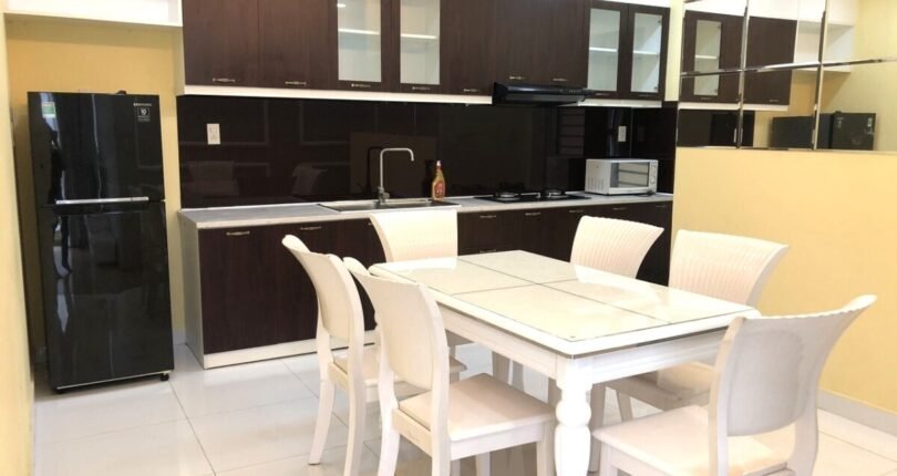 khong gian phong an va bep trong can ho ban 1 810x430 - Giá mua bán căn hộ 2pn, có thể làm thanh 3pn Block I Chung cư Star Hill Quận 7 T7/2024