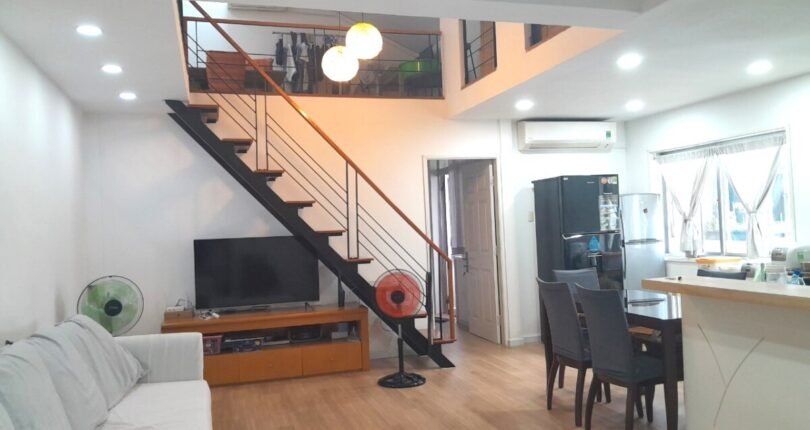 khong gian phong khach can ho ban 810x430 - Giá mua bán căn hộ 3 phòng ngủ block C Chung cư Hưng Vượng 3 Quận 7 T7/2024