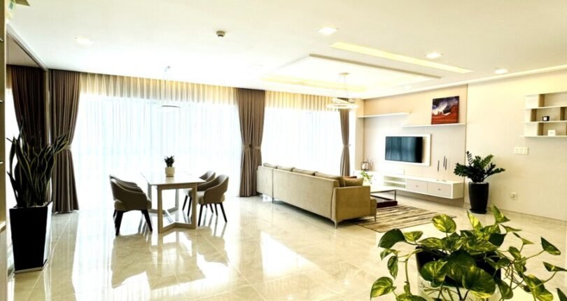 khong gian phong khach rong rai 1 810x430 - Chính chủ gửi bán gấp căn hộ 3pn L21 Chung cư Happy Valley Quận 7 giá 9 tỷ