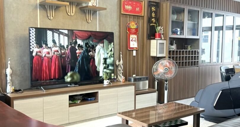 khong gian phong khach tang tret 2 810x430 - Giá cho thuê nhà Biệt thự liền kề 5pn Kdc Green Star Sky Garden Hưng Lộc Phát Q7
