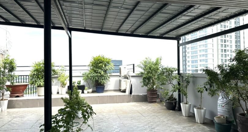 khu vuc san thuong 810x430 - Chủ gửi bán gấp Penthouse 4 phòng ngủ block 1C Chung cư Sky Garden 1 Quận 7 giá rẻ
