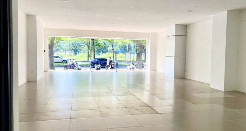 mat bang shop 1 san rong rai 810x430 - Giá mua bán Shophouse mặt đường Nguyễn Văn Linh khu phố Sky Garden 1 Quận 7 T7/2024