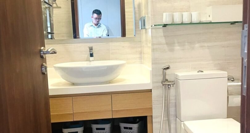 nha tam day du thiet bi 810x430 - Bán gấp căn hộ 3pn Chung cư Midtown m7 view trực diện sông rất đẹp