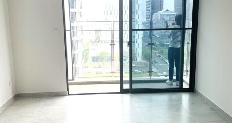 phong khach can ho 810x430 - Giá mua bán căn hộ 3pn Block A Chung cư Cardinal Court Phú Mỹ Hưng Quận 7 T7/2024