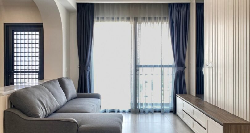 phong khach can ho ban 14 810x430 - Giá mua bán căn hộ 2 phòng ngủ Block B căn số 02 Chung cư Antonia Quận 7 T7/2024