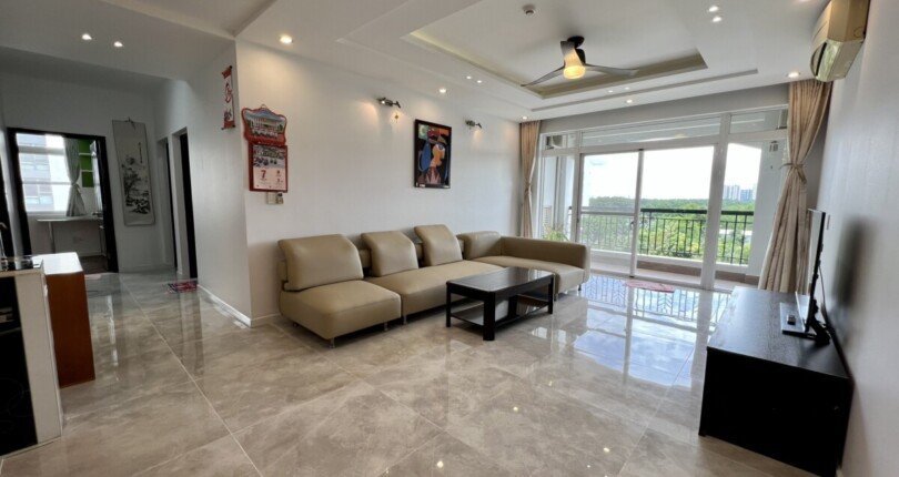 phong khach can ho ban 24 810x430 - Chủ nhà thân gửi bán căn hộ chung cư Green View, 106m2, giá bán 6.8 tỷ, nội thất đầy đủ, nhà đang trống.