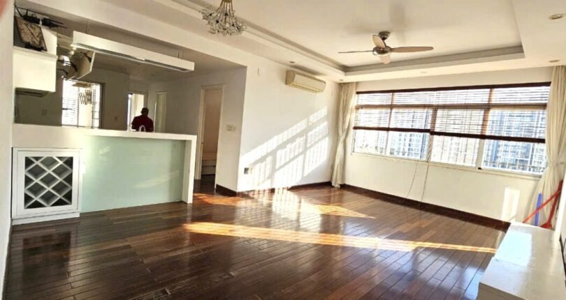 phong khach can ho ban 30 810x430 - Giá mua bán căn hộ 3pn căn số 02 block B Chung cư Cảnh Viên 3 Quận 7 T7/2024