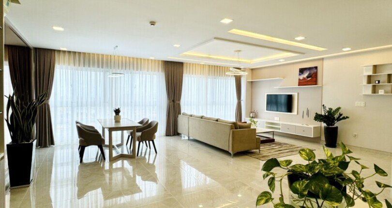 phong khach can ho ban 33 810x430 - Bán căn hộ chung cư Happy Valley , diện tích 135m2, giá 8.6 tỷ, nội thất đầy đủ, view sông, sân golf.