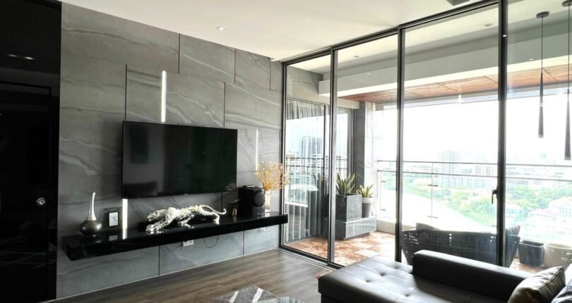 phong khach can ho ban 7 810x430 - Giá mua bán căn hộ 3 phòng ngủ block D chung cư Riverside Residence Quận 7 T7/2024