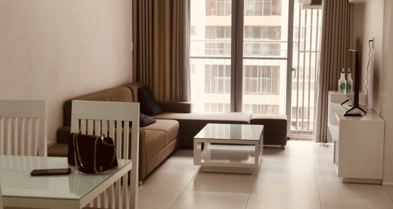 phong khach can ho can cho thue 2 810x430 - Cần cho thuê gấp căn hộ chung cư Scenic Valley 1, 80m2, tầng cao, giá 19tr/tháng.