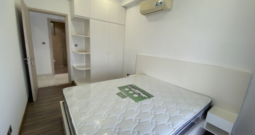 phong ngu can ho ban 17 810x430 - Bán căn hộ chung cư Midtown The Grande, 02pn,89m2 giá 6.7 tỷ, đầy đủ nội thất, view Biệt Thự.