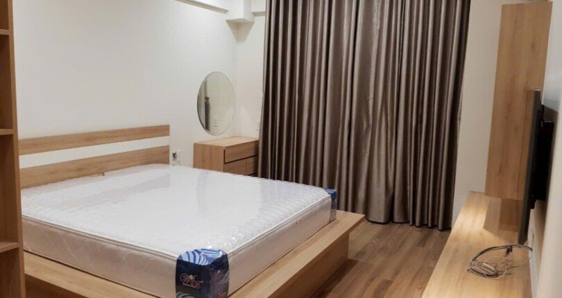phong ngu can ho ban 24 810x430 - Bán căn hộ chung cư Scenic Velley 1, diện tích 133m, giá 9,4 tỷ, nội thất căn hộ đầy đủ, xem nhà dễ.