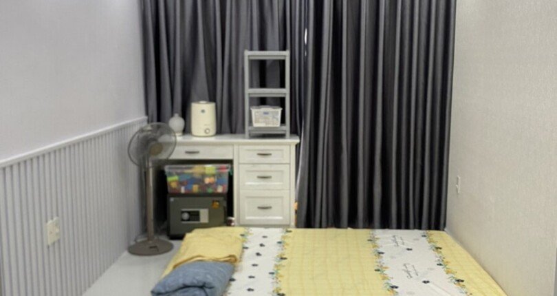 phong ngu can ho ban 7 810x430 - Bán căn hộ chung cư Scenic Valley 1, diện tích 101m2, giá 6.8 tỷ + 01 ô đậu xe, nội thất gỗ tự nhiên,