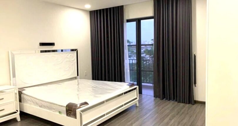 phong ngu day du thiet bi noi that 810x430 - Giá mua bán nhà Biệt thự nguyên căn Khu dân cư Nine South Estates Nhà Bè T7/2024