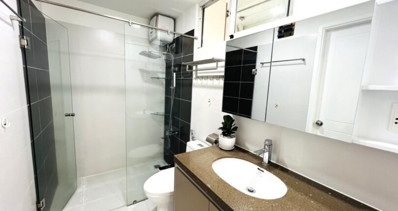 toilet rong rai 810x430 - Giá mua bán căn hộ 3 phòng ngủ lầu 7 Block A Chung cư Mỹ Khánh 1 Quận 7 T7/2024